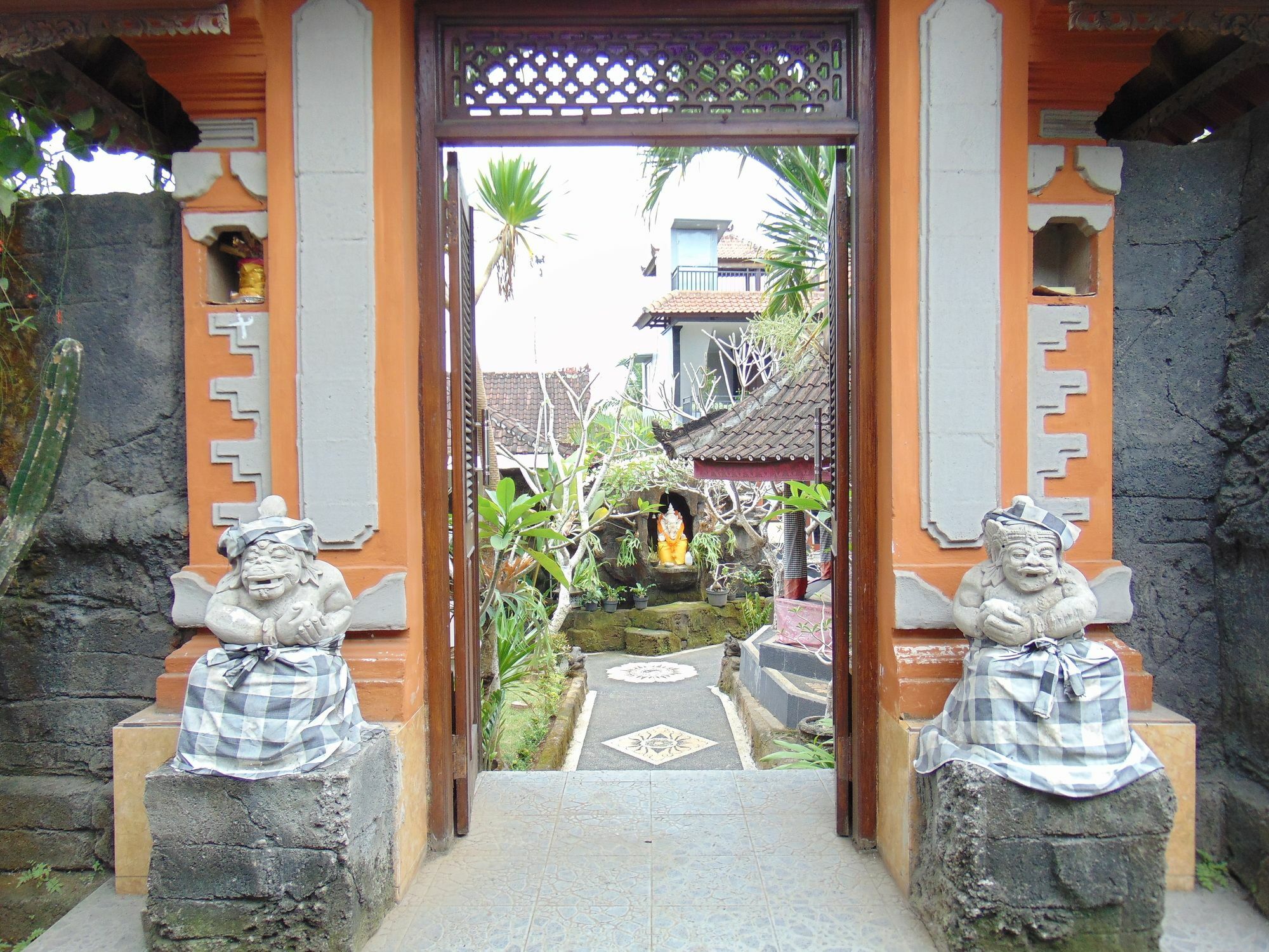 Dipondok Homestay Pecatu Exteriör bild