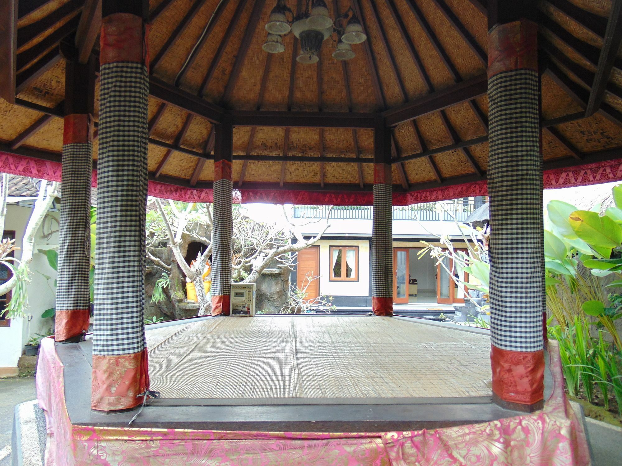 Dipondok Homestay Pecatu Exteriör bild